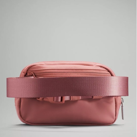 Lululemon Everywhere Belt Bag NWT Pink Pastel - Picture 3 of 13